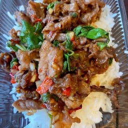 ข้าวกะเพราเนื้อริบอาย