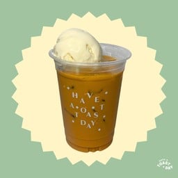 Thai tea float