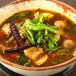 ต้มแซ่บซี่โครงหมูใบมะขามอ่อน