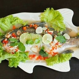 ปลากะพงนึ่งมะนาว