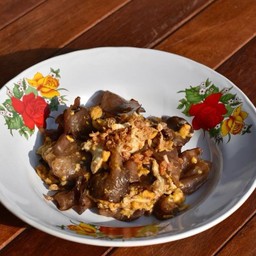 เห็ดหูหนูดำผัดไข่