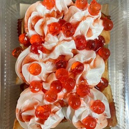 ปังเนยสด วิปครีม + เยลลี่แดง + ซอสสตอ + นมข้น