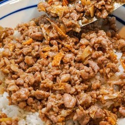 ข้าวหมูสับทอดกระเทียม