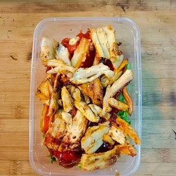 สลัดไก่เคบับ