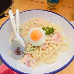 สปาเก็ตตี้ ไวท์ซอส แฮมไก่+ ไข่ออนเซ็น