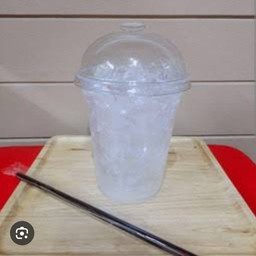 น้ำแข็งละเอียดแก้วละ