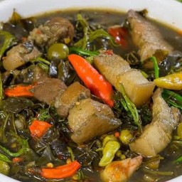 แกงขี้เหล็กหมูสามชั้น