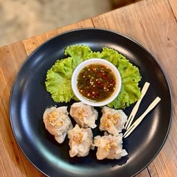 เกี๊ยวหมูลวกจิ้ม