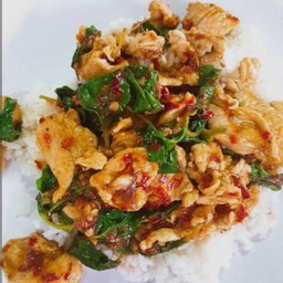 กระเพาไก่ชิ้น