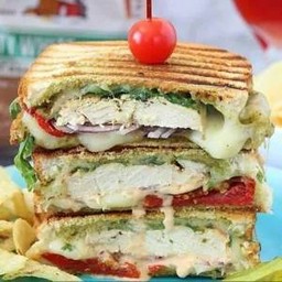 ⭐4.9 (313) - แซนวิช อกไก่นุ่ม Boiled Chicken Sandwich