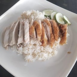 ข้าวมันไก่ต้มผสมทอด