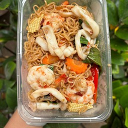 มาม่าผัดขี้เมาทะเล