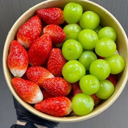 สตอเบอรี่ & องุ่นเขียวไซมัส