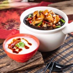 Geylang Lor9 Thailand 芽茏九巷活田鸡 ต้นตำหรับเกลังโจ๊กกบ จากสิงคโปร์ (ร้านอาหารไทย-จีน) แยกไฟแดงราโด้