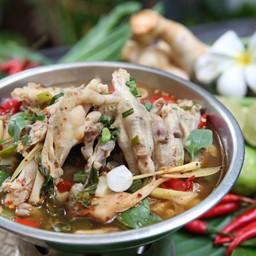 ต้มแซ่บตีนไก่