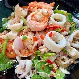 ยำรวมมิตรทะเล