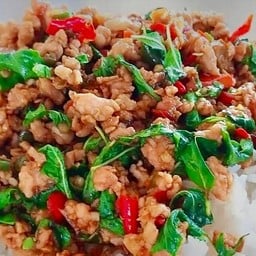 [อร่อยซ่ากับโค้ก] กะเพราหมูสับราดข้าว +  โค้ก ออริจินัล (ขวด)