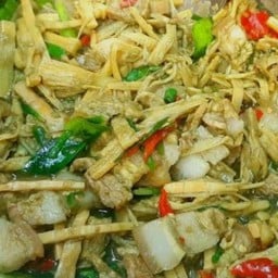 หมกหม้อหน่อไม้ (ใส่หมูสามชั้น)