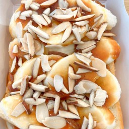 ปังเนยสด กล้วย +คาราเมลโฮมเมด + แอลมอลล์รวม