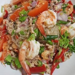ยำแซ่บเมืองนนท์