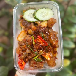 พริกเผาเนื้อตุ๋นราดข้าว