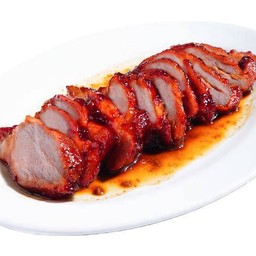 หมูแดงแยก พร้อมน้ำราดและน้ำจิ้ม