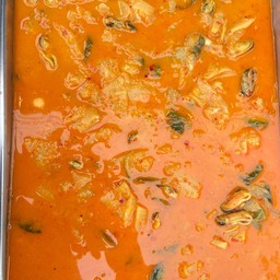 แกงสับปะรดใส่หอย