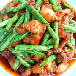 หมูผัดพริกแกง