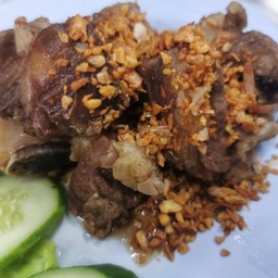 กระดูกหมูทอดกระเทียม