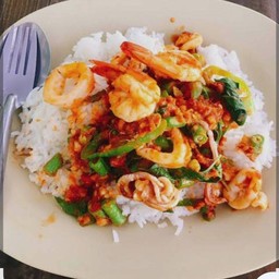 ข้าวเครื่องแกงทะเล