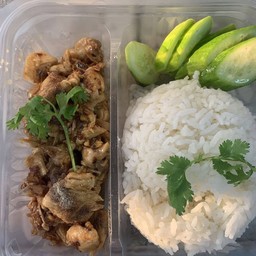 ข้าวราดไก่ทอดกระเทียม