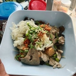 ก๋วยเตี๋ยวต้มยำหม้อดิน ก๋วยเตี๋ยวต้มยำหม้อดิน