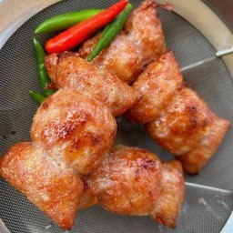 แหนมหมูย่าง ร้อนๆ
