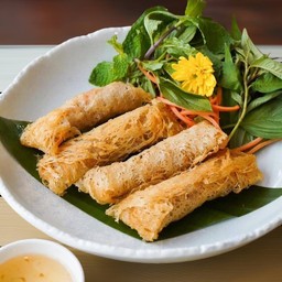 ปอเปี๊ยะรังนกไส้กุ้ง