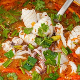 ต้มยำปลาหมึก