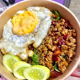 กะเพราหมูสับไข่ดาว+ยำเส้นแก้วหมูสับ