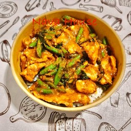 ผัดพริกแกงหมูชิ้น