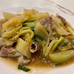 ไส้อ่อนผัดเกี่ยมฉ่าย