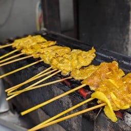 หมูสะเต๊ะอุดมสุขซอย 7
