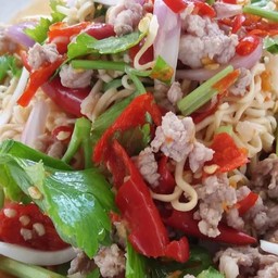 ยำมาม่าหมูสับ
