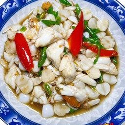 เนื้อปูผัดกระเทียมโทน