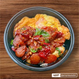 ข้าวกระเพรากุนเชียง + ไข่เจียว