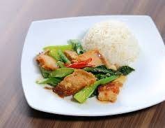 ข้าวคะน้าหมูกรอบ