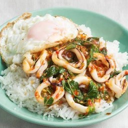 กะเพราปลาหมึก