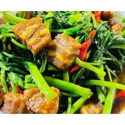 ผักบุ้งหมูกรอบ