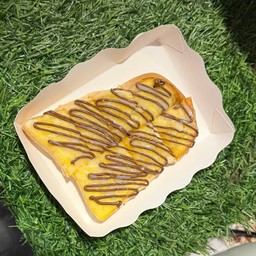 ขนมปังปิ้ง นูเทล่า นมข้นหวาน