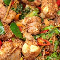 กระดูกอ่อนผัดเผ็ด