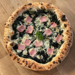 พิซซ่าผักโขมแฮม