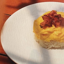 ข้าวไข่ข้นเบคอน