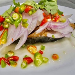 ยำปลาเค็ม